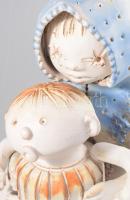 Kovács Éva (1938-): Anya gyermekével. Mázas kerámia. Kézzel festett, jelzett, hibátlan 30 cm