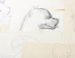 Olvashatatlan jelzéssel vagy jelzés nélkül: 30 db rajz, közte több női akt tanulmány. Klf. technikák...