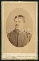cca 1880 Katonaportré, keményhátú fotó landau banjalukai műterméből, 10,5×6,5 cm