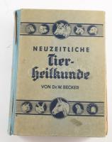Becker, W.: Neuzeitliche Tierheilkunde. Handbuch der Gesundheitspflege, Zucht, Geburtshilfe, des Hufbeschlages usw. unserer Haustiere. Leipzig, 1941, Ernst Wiest Nachfolger, XX+1150+(8) p. Oldalszámozáson kívül színes táblákkal, köztük anatómiai mellékletekkel. Német nyelven. Kiadói félvászon-kötés, sérült gerinccel.