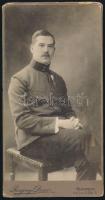 cca 1915 Katonaporté, keményhátú fotó Rozgonyi Dezső budapesti műterméből, sérülésekkel, 21,5×11 cm