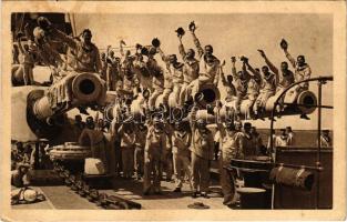 SMS Tegetthoff az Osztrák-Magyar Haditengerészet Tegetthoff-osztályú csatahajója, éljenző matrózok a fedélzeten / "Hurrah!" WWI Austro-Hungarian Navy Tegetthoff-class battleship, cheering mariners aboard. Phot A. Hauger, Nr. 1014. (kis szakadás / small tear)