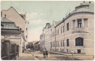 Nagyvárad, Oradea; Úri utca, Posta, Szalay Stefánia államilag képesített zenetanár zongoraiskolája, zeneakadémiai előkészítő tanfolyam / street view, post office, music teacher's piano school, music academy preparatory courses (fa)