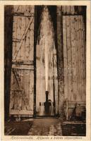 1928 Hajdúszoboszló, Hőforrás a kitörés időpontjában. Foto Petrányi (EK)