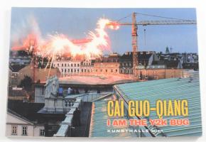 Cai Guo-Qiang. I am the Y2K bug. Kunsthalle Wien. Wien, 1999, Walther König. Német nyelvű kiállítási katalógus. Kiadói haránt-alakú papírkötés.