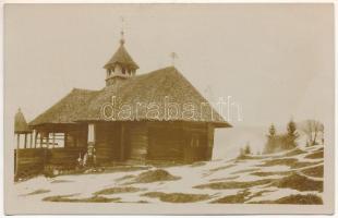 Bélbor, Bilbor; Ortodox fatemplom, télen / Orthodox wooden church in winter. photo