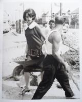 Die elegante Welt der Regina Relang. Mode- und Reportagefotografien. / The Elegant World of Regina R...