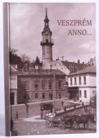 Praznovszky Mihály: Veszprém anno... Fotográfiák a régi Veszprémről. Veszprém, 2001, Művészetek Háza. Kiadói kartonált kötés, gazda képanyaggal, jó állapotban.