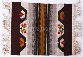 Torontáli kisszőnyeg, 55x36 cm