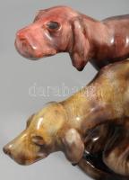 Komlós Kerámia vadászkutya pár, jelzett, kis mázhibákkal, 25x13 cm