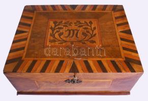 Intarziás varró doboz, tele tartalommal, 28x36 cm