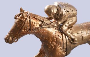 Ács János (John Carpenter): Galopp. 24 karátos arannyal patinázott fém, jelzés nélkül, 40x29 cm