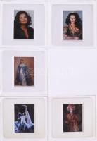 Marton Éva (1943-) opera-énekesnő aláírása és 5 db őt ábrázoló diapozitív