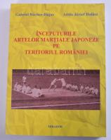 Gabriel Bücher-Hajas, Attila József Halász: Începuturile artelor mar?iale japoneze pe teritoriul româniei. Arad, 2024, Mirador. Kiadói papírkötésben. A szerzők által dedikált Neidenbach Ákos hegymászó, turisztikai szakíró részére.