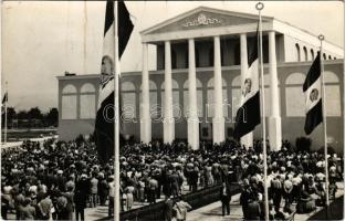 Budapest, Országos Mezőgazdasági Kiállítás. Képzőművészeti Alap, Sziklai Dezső felvétele (gyűrődések / creases)
