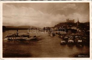 1940 Pozsony, Pressburg, Bratislava; Duna, vár, gőzhajók / Danube, castle, steamships