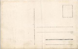 Budapest, Erzsébet híd, "FOGD-MEG" csónak. photo (fa)