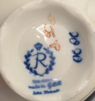 3 darab csésze alátéttel, közte 2 Zsolnay