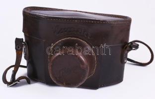 Exacta Ihagee Dresden fényképezőgép, Carl Zeiss Jena Biotar 1:3,5 f=5 objektívvel, bőr tokban, kissé...