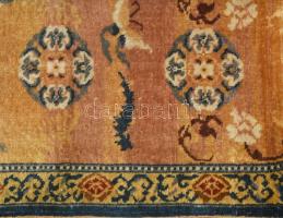 Keleti faliszőnyeg, cca 78x170 cm