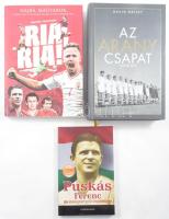 Vegyes magyar válogatottal kapcsolatos könyvtétel, 3 db:  David Bailey: Az aranycsapat története. Ford.: Illés Róbert. Bp., 2018, Helikon. Fekete-fehér fotókkal illusztrált. Kiadói kartonált papírkötés.; Puskás Ferenc. Az Aranycsapat kapitánya. Önéletrajz. Ford.: Vik Szendrey. Bp.,2008,Athenaeum. Fekete-fehér fotókkal illusztrált. Kiadói papírkötés.; Fűrész Attila - Privacsek András: Ria, Ria! Hajrá magyarok, avagy egy évszázad válogatott történetei. 2016, Inverz Media. Gazdag képanyaggal illusztrált. Kiadói papírkötés.;
