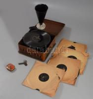 Bavaria Bing Pigmyphone játék gramophone, cca 1920/40, kiegészítőkkel, 5 darab eredeti lemezzel, szervizelendő, de jó állapotban.