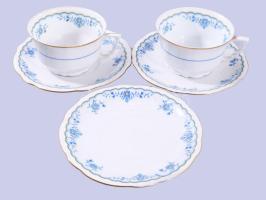 Zsolnay ritkább mintás 2 csésze és 3 darab alátét. Jelzett, hibátlan, d: 15 cm