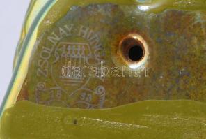 Zsolnay kisplasztika - csibe. Terv.: Nádor Judir. Eozin mázakkal bevont finomfajansz, jelzett, hibát...