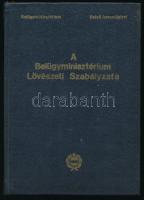 A Belügyminisztérium lövészeti szabályzata. (Belső használatra!) Számozott, 1359. sorszámú példány. [Bp.], 1980, Belügyminisztérium, 272 p. Kiadói egészvászon-kötés, jó állapotban.