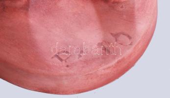 Pató Róza (1934-2018): Női akt. Terrakotta, jelzett, kis kopással, m: 28 cm