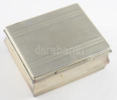 Fém díszdoboz, fa betéttel, 11x10 cm