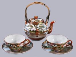 Japán vékonyporcelán teás kanna és 2 csésze alátéttel, jelzett.