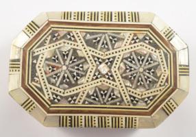 Intarziás kis fadoboz, 12x7,5 cm