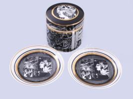 Hollóházi Szász Endre által tervezett porcelán tégely és két darab tálka. Matricás, jelzett, hibátlan. 5x6 cm, d. 8 cm