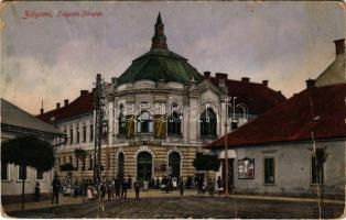 1915 Zólyom, Zvolen; Takarékpénztár épülete, Schlesinger Testvérek üzlete. Klein Ármin kiadása / savings bank, shop + "ODERBERG - BUDAPEST 21." vasúti mozgóposta bélyegző (Rb)