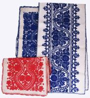 2 darab hímzett párnahuzat és egy terítő