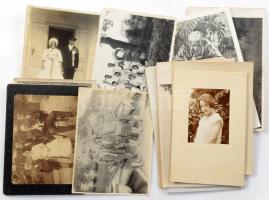 Vegyes fotó tétel, közte csoportképek, tablófotók, sajtófotók, stb., összesen 30 db