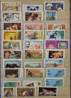 Francia-gyarmati utódállamok: 300 klf komplett motívum kiadás 24 lapos, 1 oldalas A4 méretű berakóban