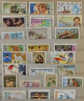 Francia-gyarmati utódállamok: 300 klf komplett motívum kiadás 24 lapos, 1 oldalas A4 méretű berakóba...