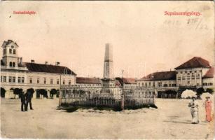 1910 Sepsiszentgyörgy, Sfantu Gheorghe; Szabadság tér, M. Kir. Állami Polgári Leányiskola, Városháza, Városi szálloda, Berkovics Herman üzlete / square, school, town hall, hotel, shop (Rb)