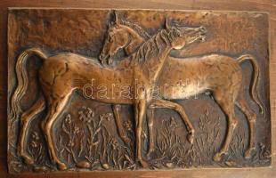 Pató Róza (1934-2018): Lovak. Bronz fali relief. Fa alapon. jelzett 32x20 cm