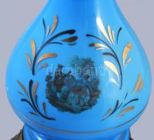 Nagyméretű kék üveg petróleumlámpa, laza szerelékezéssel, m: 56 cm