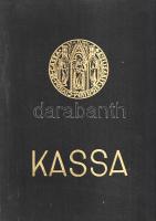 Kassa (Kaschau). Kassa, 1941. Im Verlag des Kazinczy-Vereins (Druck der Athenaeum Ag., Budapest). 100 p. Folio. Német nyelvű városmonográfia. Az első bécsi döntés és a kárpátaljai bevonulás után keletkezett, többszerzős tanulmánykötet Kassa múltját és jelenét vizsgálja, különös tekintettel a város magyar hagyományaira, etnikai arányaira, illetve a csehszlovák időszakot átvészelő magyarság kulturális intézményrendszerére. A szövegközti ábrákkal illusztrált kötet sugalmazása szerint a város magyar jellegét az elmúlt időszak szlovákosítási szándéka nem tudta átrajzolni. A 69. oldaltól képmelléklet a város képzőművészeti örökségéből, illetve a bevonulás képanyagából. Aranyozott, illusztrált kiadói egészvászon kötésben. Jó példány.