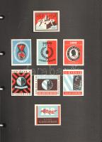 [Gyűjtemény] Az 1858-ben alapított Szegedi Gyufagyár gyufacímkéi az 1960-as évekből. Társadalmi üzenetekben gazdag kollekció, 43 kétoldalas tábláján összesen 496, színes gyufacímkével. Készült: Budapesten, 1960-1965 között. 43 kétoldalas táblából álló gyűjtőalbum, a gyufacímkék mérete többségében 34x45 mm. Az 1820-1830-as évek francia, angol és magyar gyufa-előállítási kísérletei után 1855-ben született meg a mai modern biztonsági gyufa, az úgynevezett svédgyufa koncepciója, amely a gyulladásra képes, foszforba mártott fapálcikákat dobozba rejtette, a dörzsfelületet pedig, hogy ne érintkezzen, és ne okozzon öngyulladást, a doboz oldalán helyezte el. A kereskedelmi célú gyufagyártás legtekintélyesebb hazai üzeme 1858-ban alakult Szegeden. Több meggondolás után, a XX. század elején a fa gyufásdobozt a papír gyufásdoboz váltotta, melynek felső oldala, gyufacímkéje az 1920-as évektől reklámfelületként is szolgált. A szegedi gyufásdobozok címkéi 1956 után váltak igazán változatossá. Gyűjteményünk a Szegeden készült, kétszínnyomású, négyszínnyomású és színes gyufacímkék 1960-as évekbeli kereskedelmi grafikáiból nyújt bő válogatást. Gyufacímkéink túlnyomó többsége megfelel a kereskedelmi előírásoknak: feltünteti a kereskedelmi árat, illetve az MSZ (Magyar Szabvány) feliratot. Gyufacímkéinken életmód-tanácsok, társadalmi üzenetek, gazdasági és társadalmi felhívások. Az Állami Biztosító különböző biztosítási felhívásai között élet-, lakás-, gépjármű- és utasbiztosítások, hízósertés-biztosítások között tallózhatni, melyet állami kiskereskedelmi áruházak reklámjai követnek (Úttörő Áruház, Csillag Áruház, Verseny Áruház, Állami Áruház, Calvin Téri Áruház, Divatcsarnok). Bővebb válogatás a Csepel Vas- és Fémművek kerékpárjaiból, robogóiból és varrógépeiből. További felhívások és figyelmeztetések: Ágyban ne dohányozzunk. Olvassuk figyelemmel a tűzrendészeti felhívásokat. Óvjuk az erdőt. Reggelizzünk az Utasellátónál. Moziban fogyasszon csomagolt cukorkát! Kirándulásra: csomagolt cukorkát! Magas cukortartalmú üdítőital: szőlőmust! Kímélje szemét erősebb Tungsram izzólámpával. Az ital bűnbe sodorhat. Az alkohol a züllés útjára visz. Tiszta iskola, egészséges ifjúság. Tiszta udvar, rendes ház. Becsüljük az öregeket. Az egészségügyi állomás a lakosság érdekeit szolgálja. A véradás hazafias cselekedet. Zsebkendőbe köhögj, tüsszents. Gondolj jövőnkre, takarékoskodj. Korszerű háztartásba: alumínium edény. Próba-szerencse: Lottó minden héten. A kijelölt átkelőhely biztonságos. Jármű mögött ne szaladjunk át. Talált bombához ne nyúlt, jelentsd a tanácsnál. Ne tüzeljük el a papírt, átveszi a MÉH. Gyűjteményünk bő válogatást nyújt a Dankó Pista-sorozatból, azaz a magyar nóták szövegével ellátott grafikákból, de megtalálható kollekciónkban a gyufacímke-gyűjtés szenvedélyét új magaslatokba emelő, hazai vadállatokat és madarakat bemutató sorozat is, miként Széchenyi István munkássága előtt is egy egész sorozat tiszteleg. Gyűjtőalbumunk néhány idegen nyelven feliratozott, máshol készült gyufacímkét is tartalmaz, ezekből 22 angol, 2 francia feliratozású (ezek feltehetően szintén Szegeden készültek), három-három gyufacímke Lengyelországban és a Szovjetunióban, két további pedig Csehszlovákiában készült. Korabeli gyűrűs mappában, gerincén és első kötéstábláján feliratozatlan címkével. Jó példány.