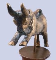 Bronz bika szobor fa talapzaton, m: 20 cm