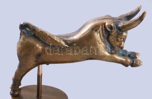 Bronz bika szobor fa talapzaton, m: 20 cm
