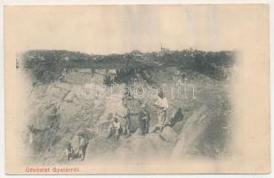 1911 Gyalár, Ghelari; vasbánya bányászokkal / iron mine with workers (felületi kopás / worn surface)