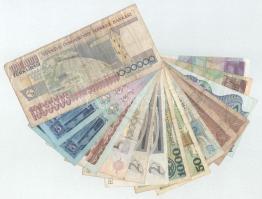 Vegyes, 15db-os külföldi bankjegytétel, közte Szovjetunió 1938. 1R (2x) T:F,VG
Mixed, 15pcs foreign...