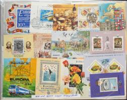 Több mint 13.000 db bélyeg és blokk, köztük ívdarabok, bündli is