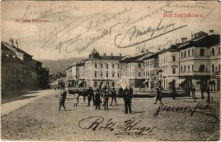 1906 Besztercebánya, Banksá Bystrica; IV. Béla király tér, szökőkút, Holesch Árpád üzlete. Ivánszky Elek kiadása / square, fountain, shops (EM)